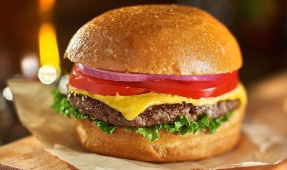 Como o hambúrguer se tornou um alimento básico nos Estados Unidos