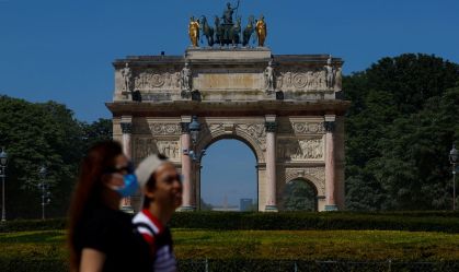 Neste verão europeu, Paris espera receber cinco vezes mais turistas do que em 2021