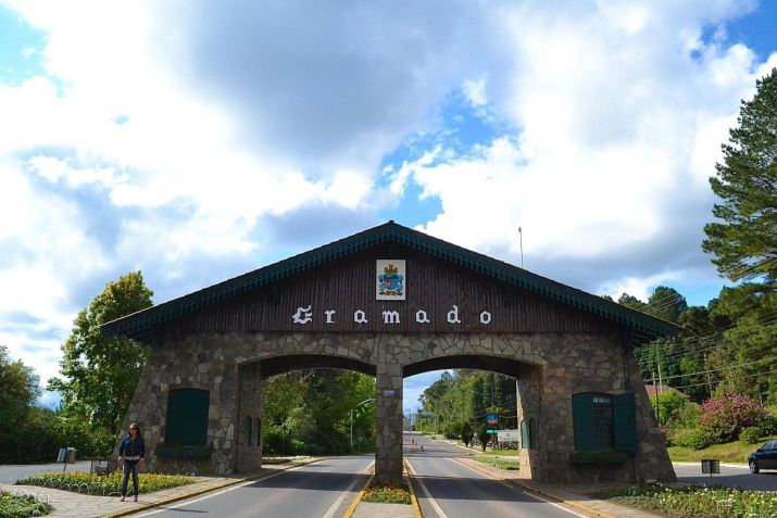 Gramado, na Serra Gaúcha, reúne uma gama de passeios e eventos durante todo ano; preços durante o Carnaval podem abaixar / reprodução Facebook Gramado Inesquecível