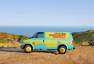 Airbnb oferece estadia em van do filme “Scooby-Doo” e reservas esgotam em minutos