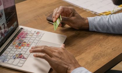 Países estão aceitando cada vez menos papel moeda; saiba o que fazer