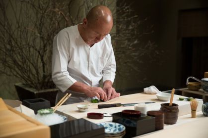 O chef Masa, do Masa de Nova York, foi aprendiz do sushi master Sugiyama Toshiaki, um dos mais respeitados sushiman do Japão