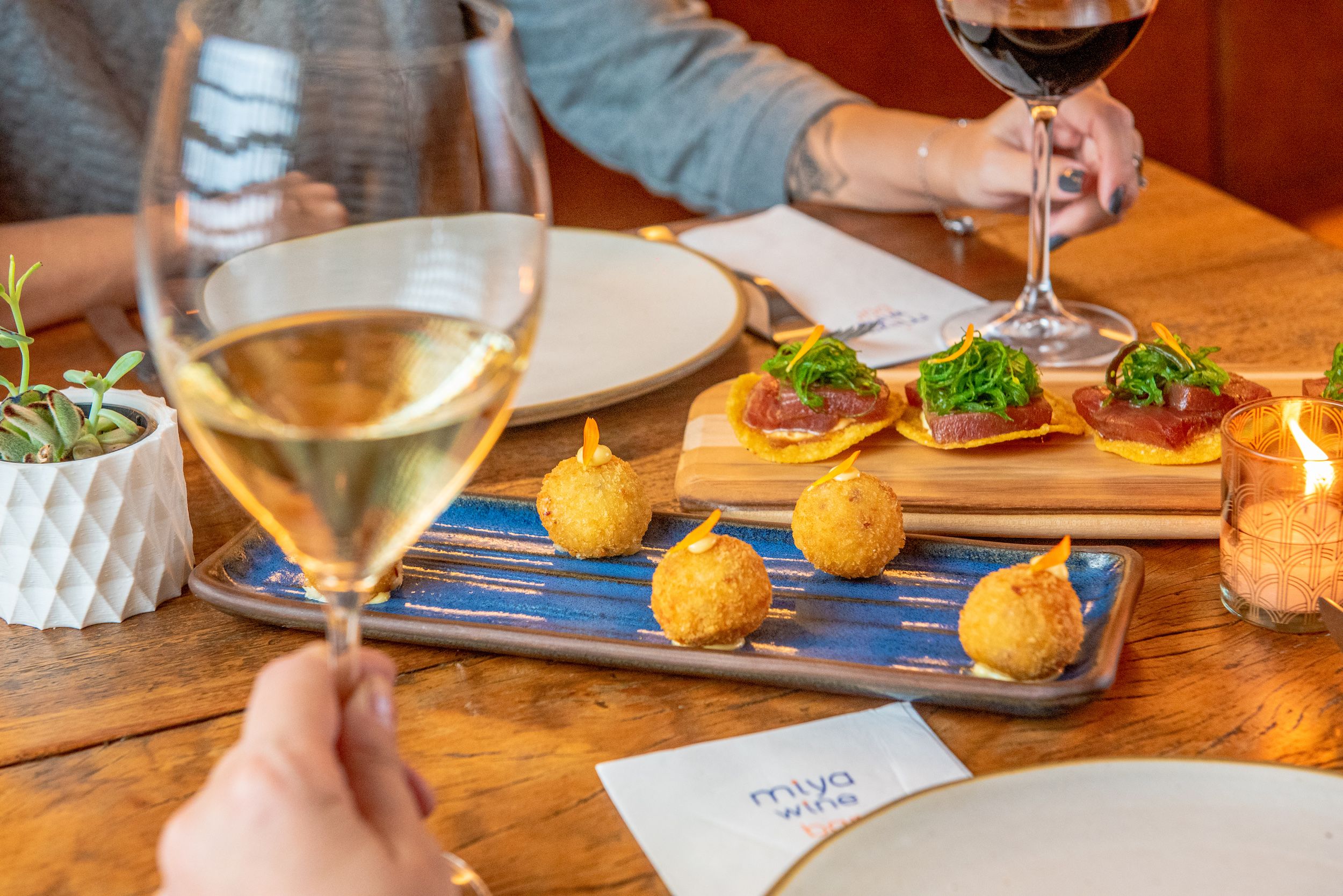 CROQUETAS E TOSTADA_MIYA WINE BAR (1)