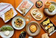 Clos Bar à Vin é uma preciosidade no meio da Vila Madalena, em São Paulo