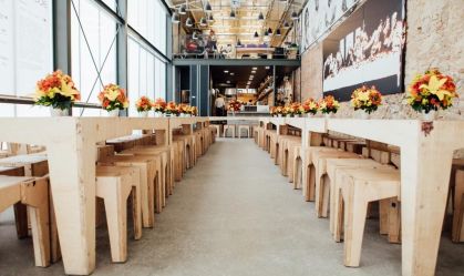 Time de chefs famosos cozinha no Refettorio Gastromotiva para população vulnerável no Rio