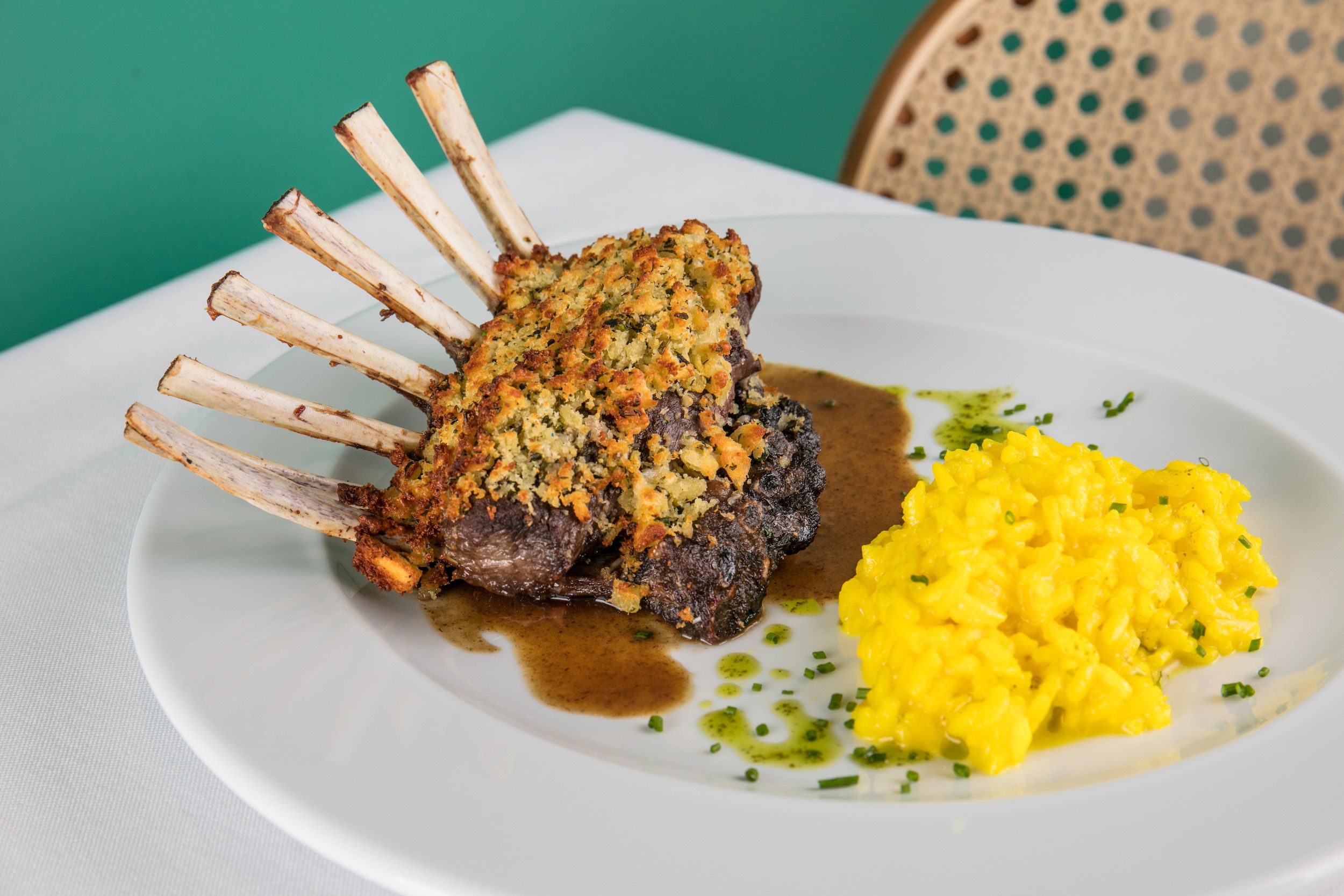 NIDO - CORDEIRO COM RISOTO DE AÇAFRÃO - TOMÁS RANGEL