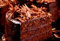 Dia do bolo de chocolate: confira 7 lugares que servem versões impecáveis do doce em SP