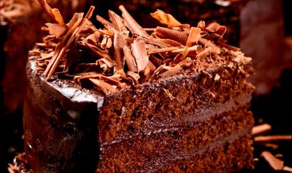 Dia do bolo de chocolate: confira 7 lugares que servem versões impecáveis do doce em SP