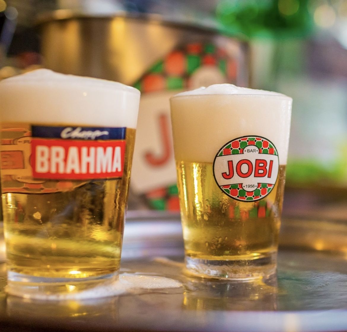 Clássico do Leblon, Jobi fica aberto até de madrugada e recebe festeiros que buscam matar a fome depois da 'night' • Reprodução Facebook