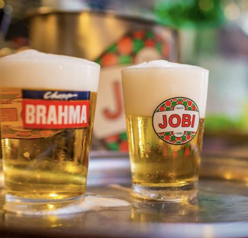 Clássico do Leblon, Jobi fica aberto até de madrugada e recebe festeiros que buscam matar a fome depois da 'night' • Reprodução Facebook