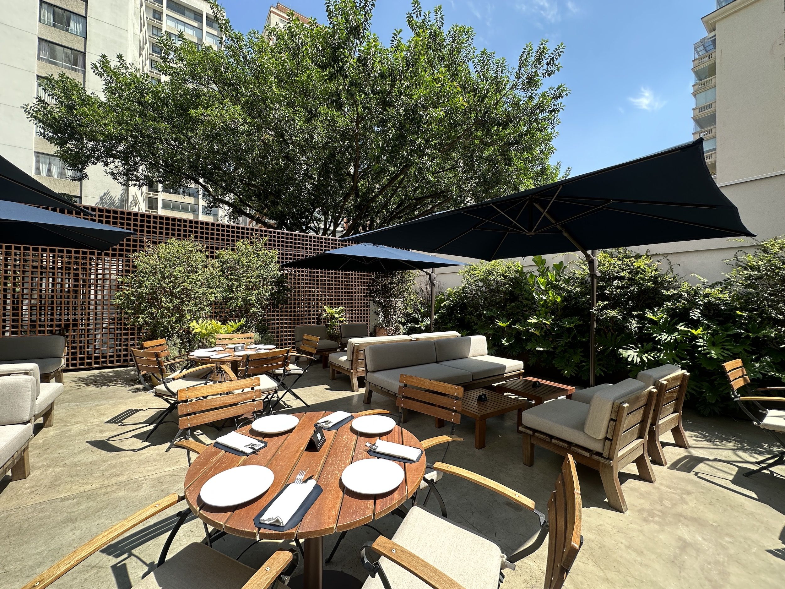 area externa cafe emporio fasano