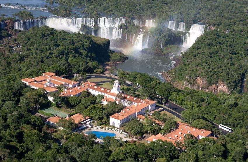 Hotel das Cataratas, do Grupo Belmond, está situado dentro do Parque Nacional do Iguaçu, em Foz do Iguaçu, no Paraná / Divulgação