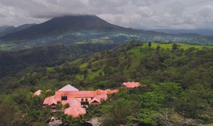 Bicho-preguiça, símbolo nacional da Costa Rica, vira atração de centro de resgate