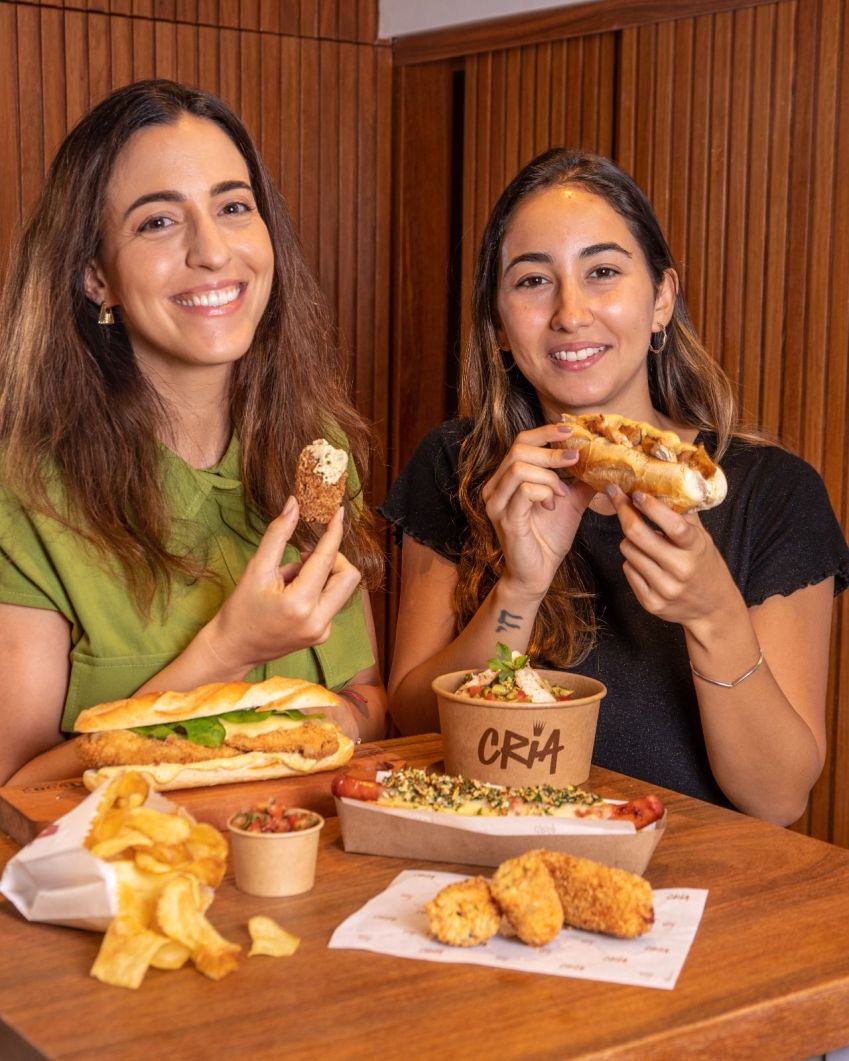 As primas Daniela Pereira e Beatriz Cunha, da terceira geração da família, estarão à frente de nova casa no Leblon / Tomas Rangel