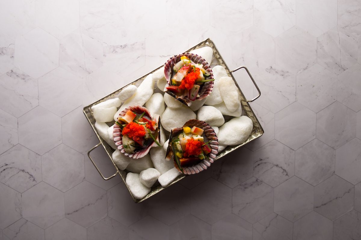 Ceviche de Hokkigai e vieiras / Enrique Peron