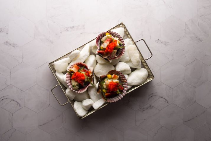 Ceviche de Hokkigai e vieiras / Enrique Peron