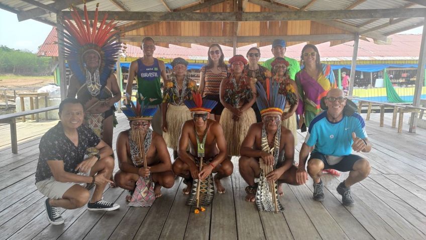 Grupo da agência Sub4 Turismo que fez a maratona de Manaus e conheceu a cultura local / Divulgação