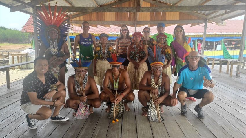 Grupo da agência Sub4 Turismo que fez a maratona de Manaus e conheceu a cultura local / Divulgação