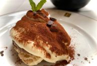 Sete lugares onde comer tiramisù, o doce italiano à base de café e mascarpone, em SP