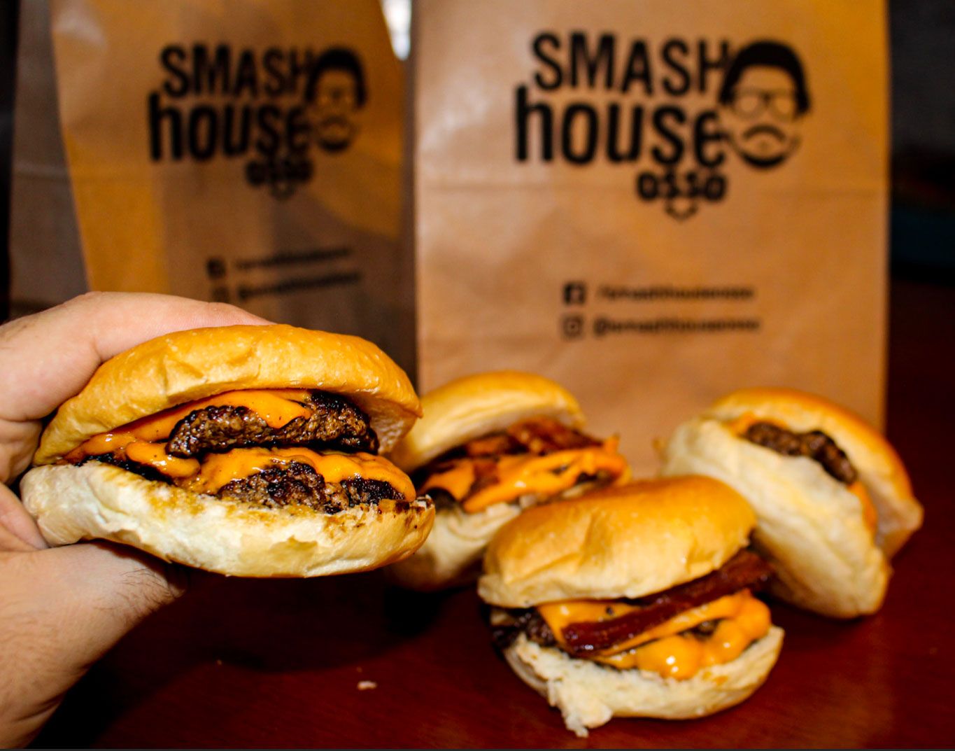 Osso Smash House oferecerá 5 opções de lanches e batata frita como acompanhamento / Divulgação / Guilherme Mora