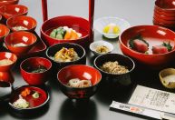 Restaurante no Japão desafia clientes a degustarem grandes quantidades de macarrão típico