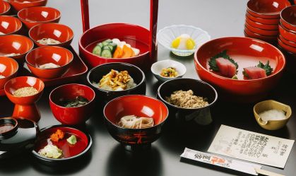 Restaurante no Japão desafia clientes a degustarem grandes quantidades de macarrão típico