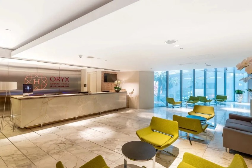 A recepção do hotel Oryx no Aeroporto Internacional de Hamada em Doha, Catar / Amer Sweidan