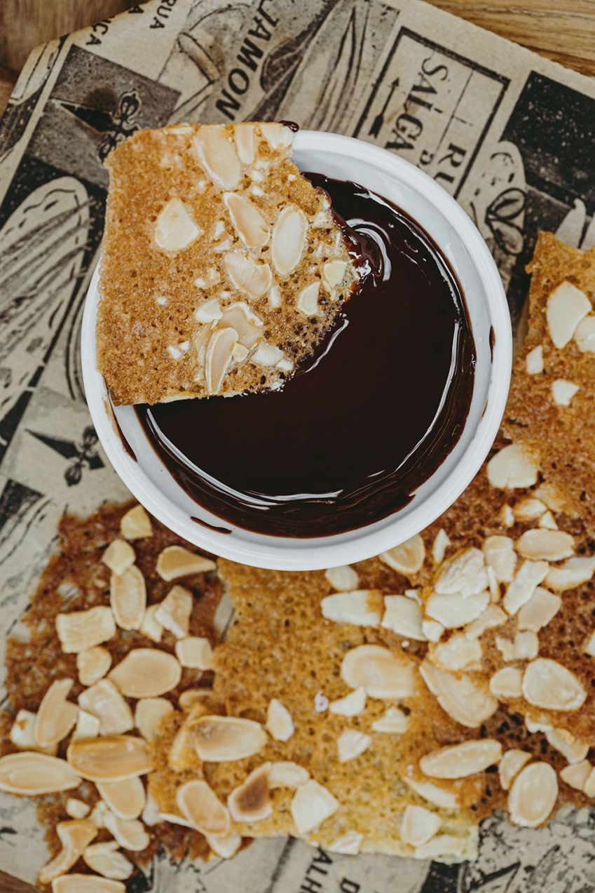 Chocolate Pot com Tejas de Tolosa / Thays Bittar