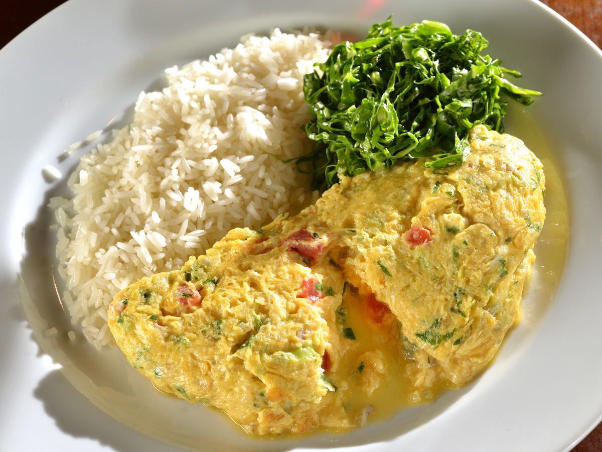 PF de Omelete com queijo meia cura do Bar da Dona Onça da chef Janaína Rueda / Mauro Holanda