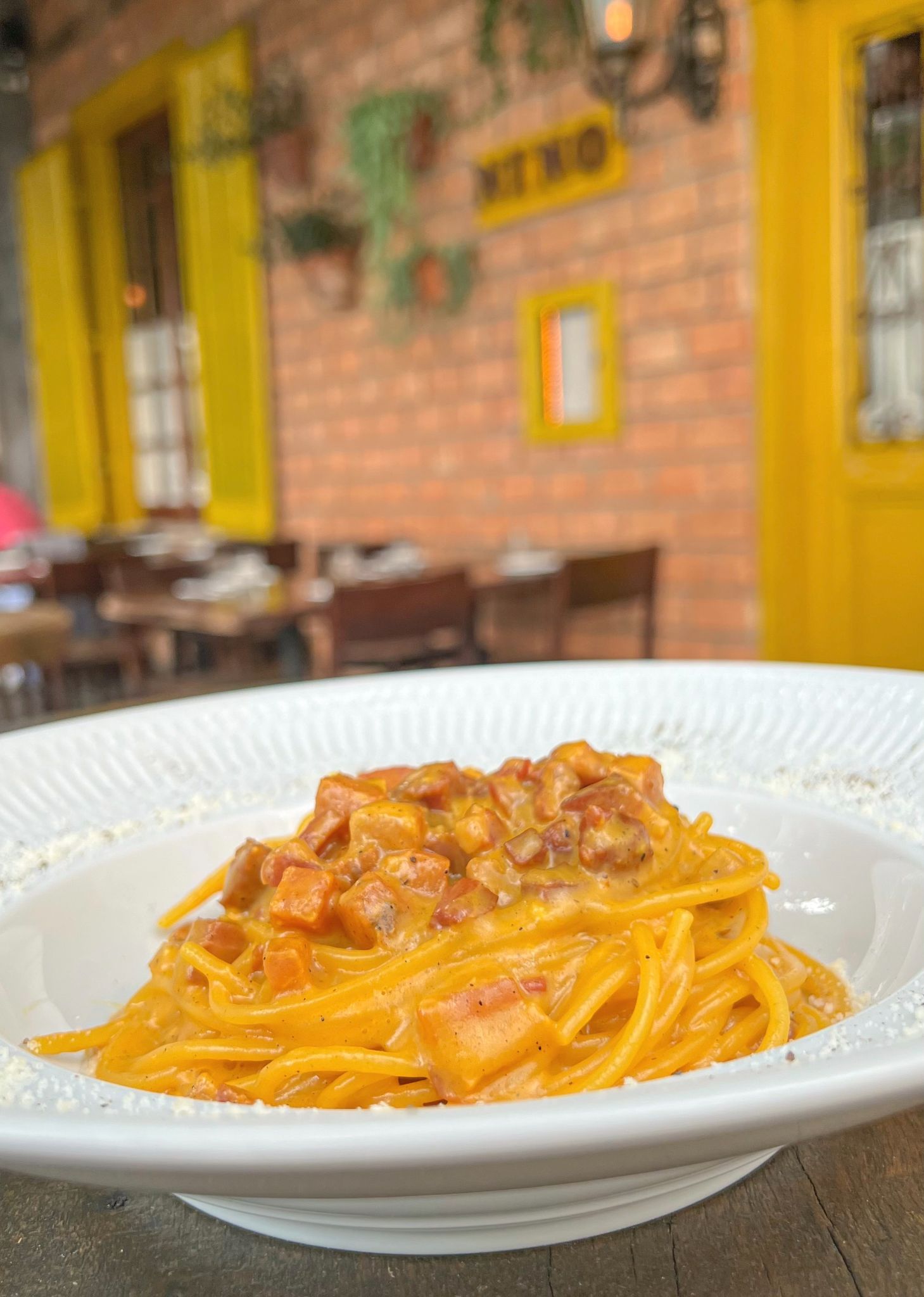 No sempre concorrido Nino, no Itaim, a carbonara figura entre os pratos mais pedidos / Divulgação