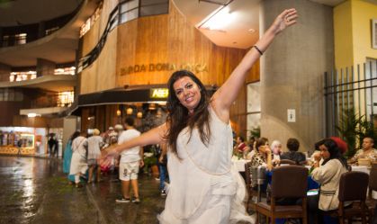Bar da Dona Onça celebra 15 anos com festa popular brasileira no centro de SP