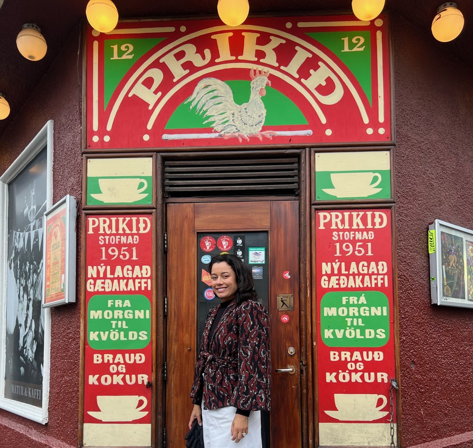 Daniela Filomeno no Prikid, um dos estabelecimentos mais antigos em atividade do país / CNN Viagem & Gastronomia