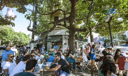 Pirajá: 25 anos do bar mais carioca de São Paulo e uma história que se mistura com a trajetória do samba