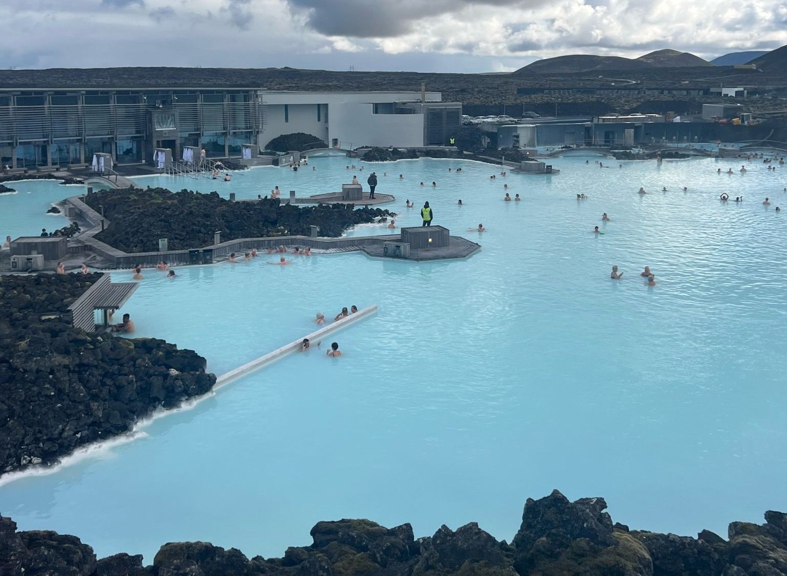 Blue Lagoon é um dos complexos de águas termais mais conhecidos do país / Daniela Filomeno