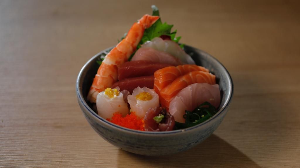 Chirashi do By Koji servido no menu executivo / Divulgação