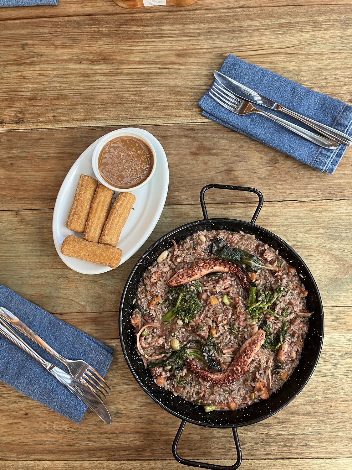 Arroz de Polvo e Churros com Doce de Leite / Divulgação