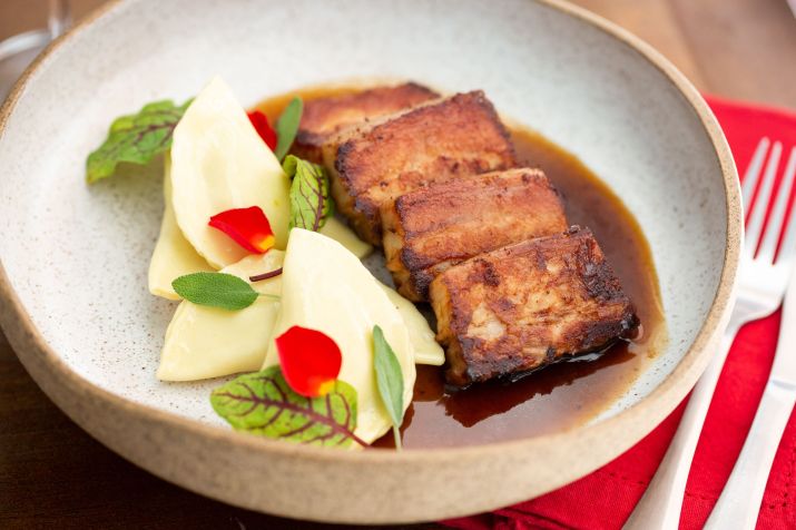 Ravioli de maçã verde e barriga de porco / Guillermo White