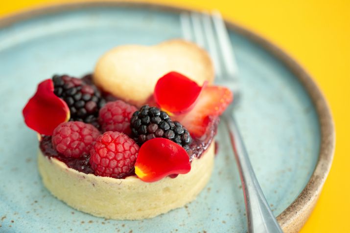 Tartallete de frutas vermelhas e maracujá / Guillermo White
