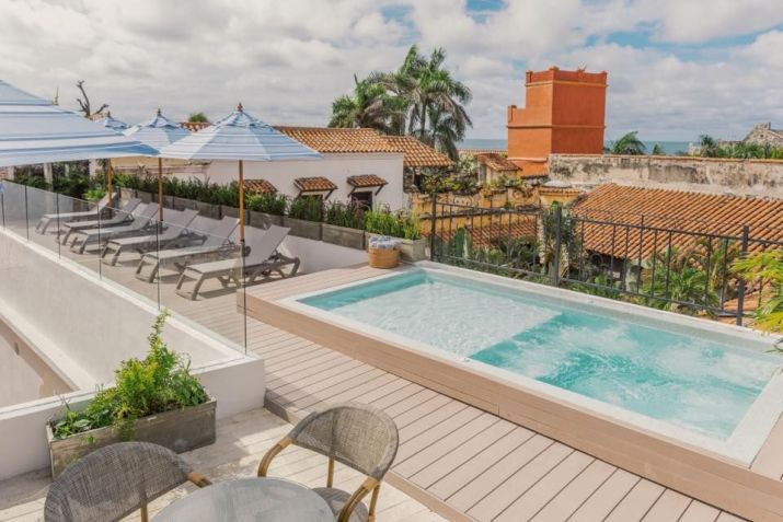 Casa La Factoria, em Cartagena, conta com terraço com vista para cidade, banheira de hidromassagem e bar / Reprodução Facebook