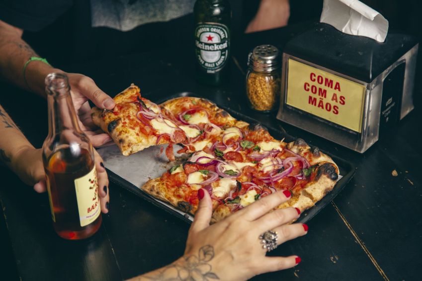 Da Mooca Pizza Shop tem vitrine recheada de sabores da pizza quadrada / Mário Rodrigues