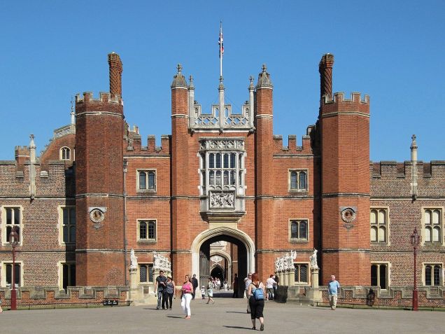 Palácio de Hampton Court é um local perfeito para quem quer encontrar pequenos presentes natalinos • Luke Nicolaides