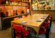 Restaurante OSSO, do chef Renzo Garibaldi, tem sala privativa com experiências exclusivas em SP