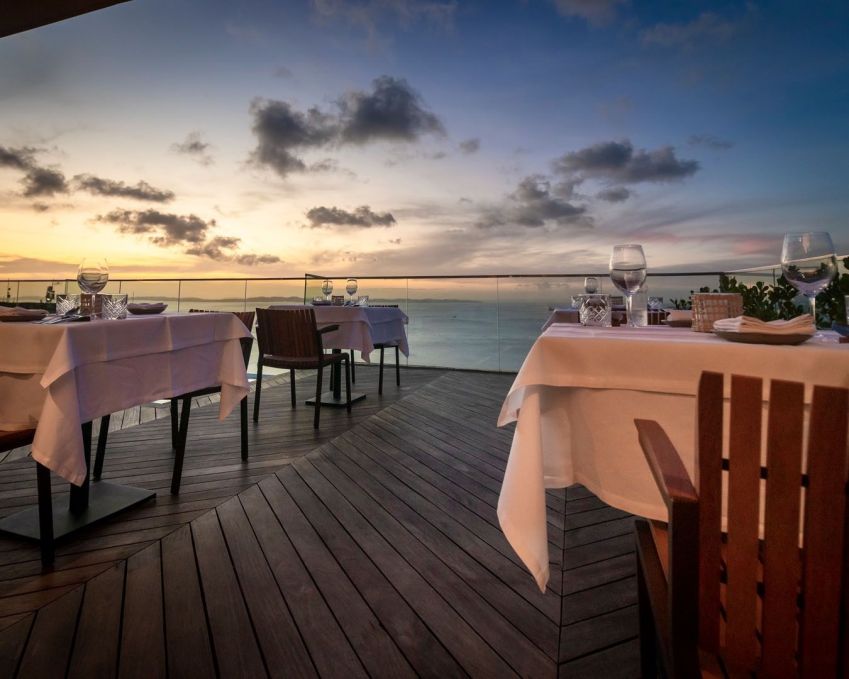 Fera Rooftop abre a partir das 19h para não hóspedes com menu degustação e vista cheia de charme de Salvador / Divulgação