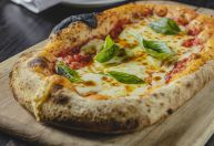 Pizzas conquistam espaço na hora do almoço, confira onde comer em São Paulo