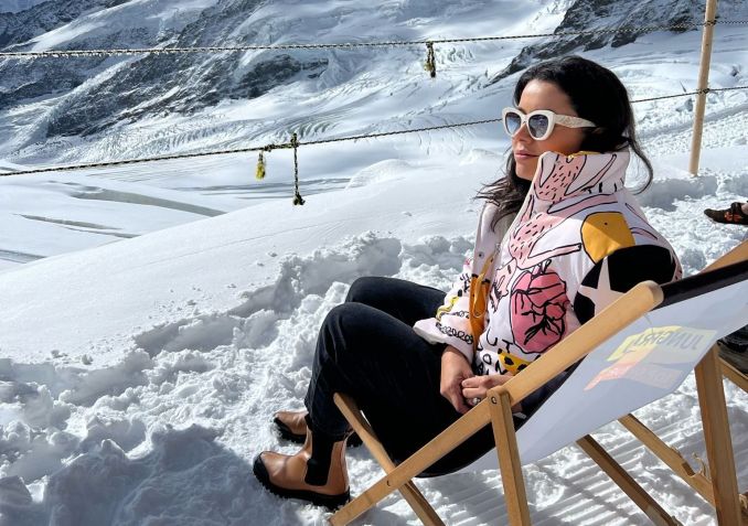 Daniela Filomeno no Jungfraujoch – Top of Europe, nos arredores de Grindewald, na Suíça • CNN Viagem & Gastronomia