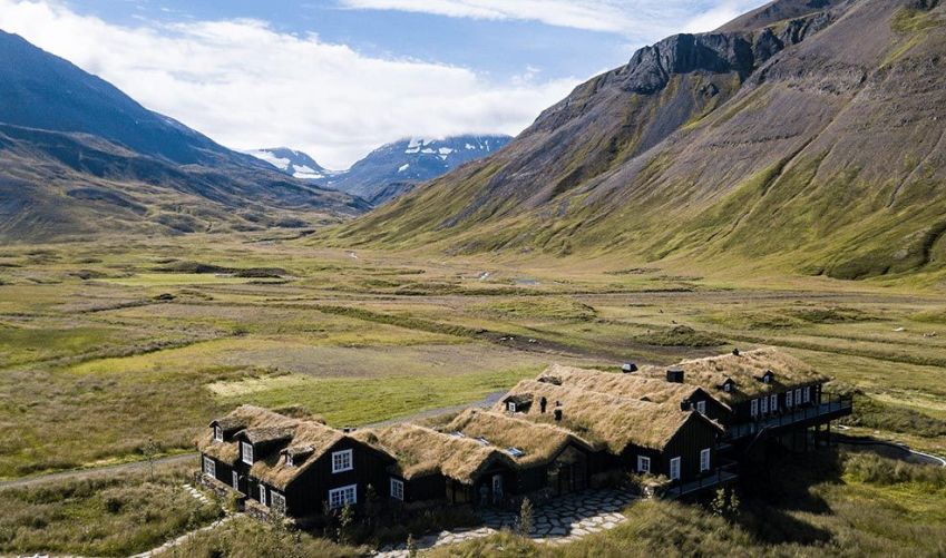 O Deplar Farm, na Troll Peninsula, era uma antiga fazenda de ovelhas no Vale Fjlót, no norte da Islândia / Reprodução site