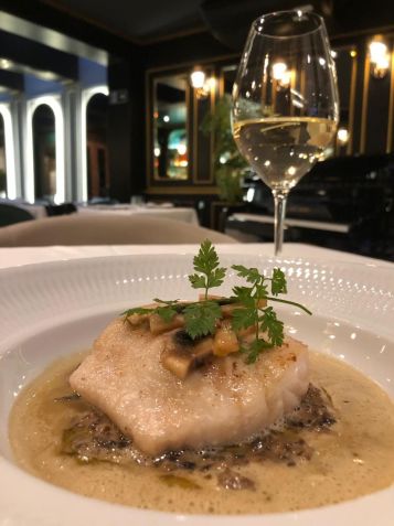 Filé de namorado com emulsão de cogumelos paris levemente trufado do Dom Aldo / Divulgação