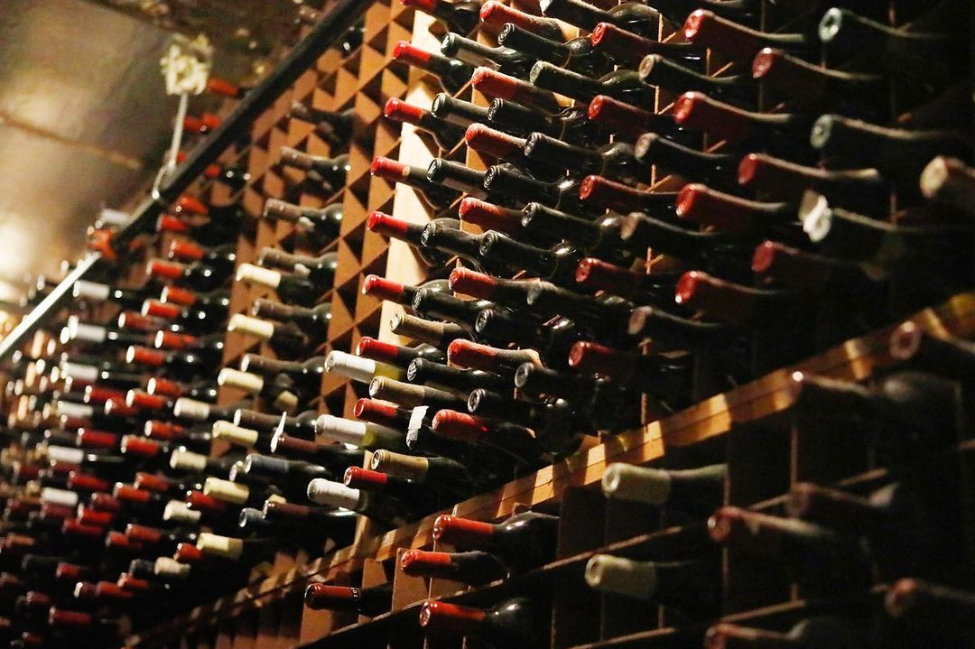 Bern's Steak House tem uma das maiores coleções de vinhos do mundo / Reprodução/Instagram