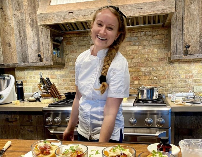 Dvornik adora a sensação de cozinhar nos iates / Grace Dvornik