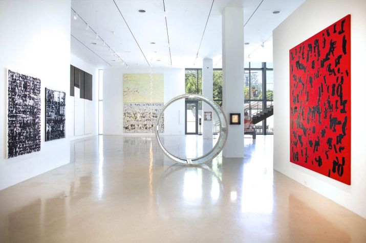 Ambiente interno do De la Cruz, em pleno Design District / Reprodução/Site